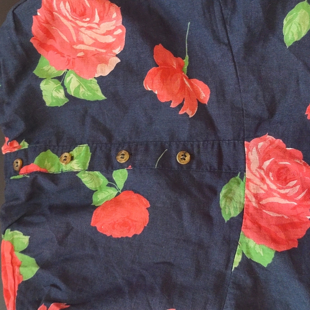 Sleeveless top, patterned, roses, Subdued, small